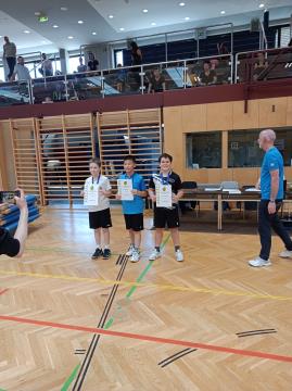 Tri medalje v badmintonu in eno 4. mesto (3)
